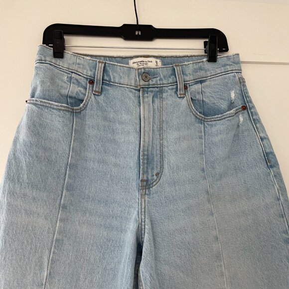 Abercrombie and Fitch Curve Love Ultra High Rise 90s Straight Jean size 29L NWOT - Picture 3 of 8